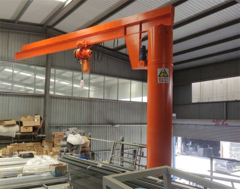 Space-saving 500kg wall-mounted jib crane features a 3 meter arm.