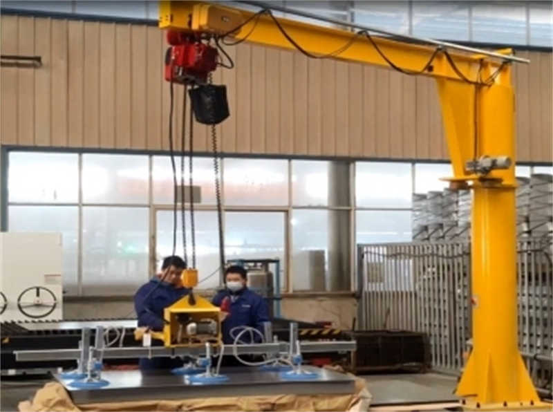 Precise 250kg articulating jib crane ideal for assembly tasks.