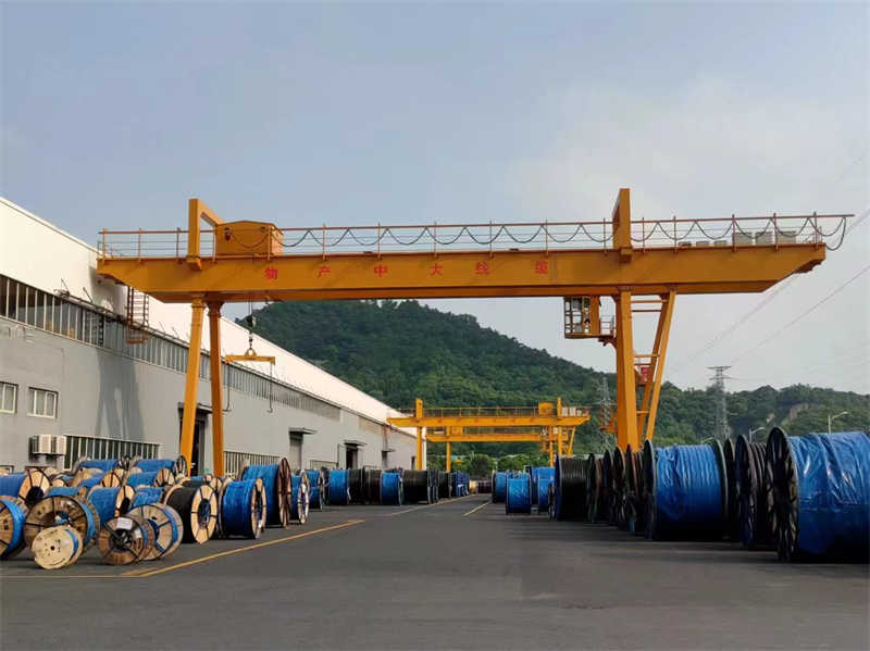 Versatile 35 Ton Double Girder Winch Gantry Crane for UAE