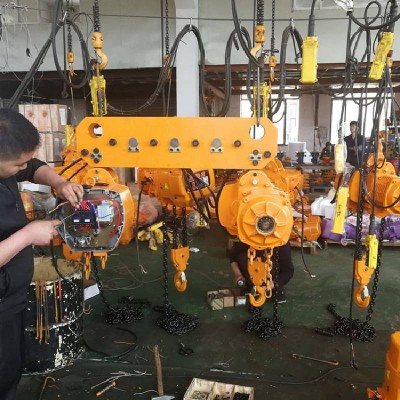 1.5 Ton Low Headroom Hoist Reversible Control Pendant Operation