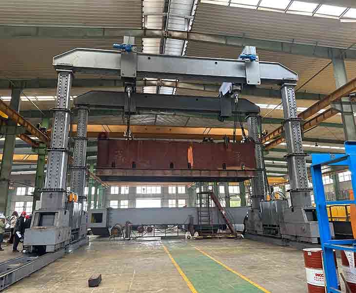 Compact 50 Ton Hydraulic Gantry Crane for Spanish Workshop Layouts
