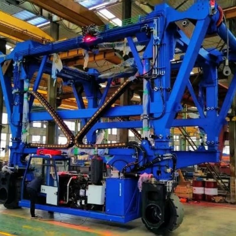 Electric Straddle Carriers for Sustainable Canadian Logistics Yards