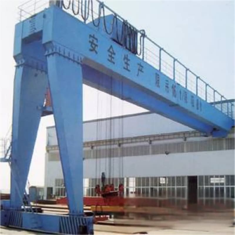 Yuantai 10 Ton Radio Control Semi Portal Crane for Brazil Warehouse