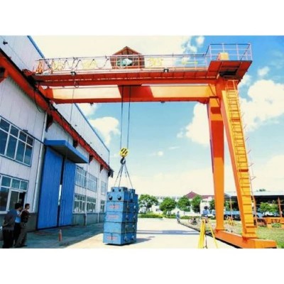 Yuantai 5 Ton 440V Electric Semi Portal Crane for Peru Workshop