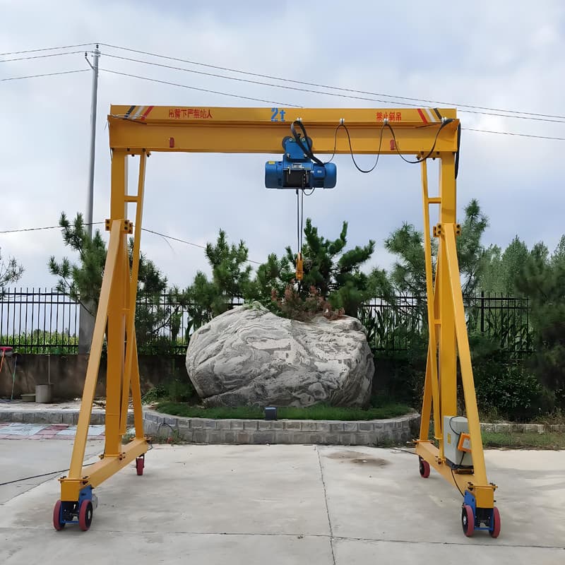 Yuantai 10 Ton Mobile Gantry Crane with Hoist for Chile Port