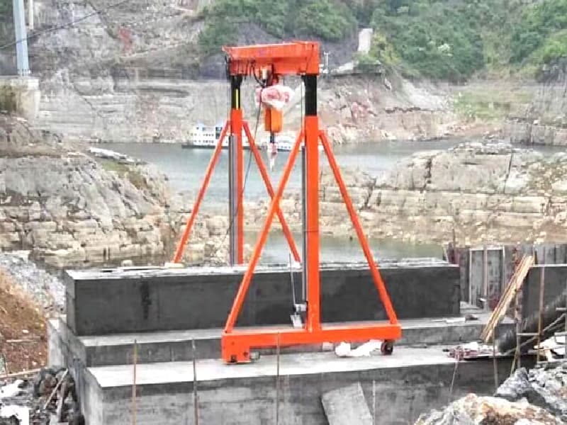 2 Ton Portable Gantry Crane for Vietnam Electronics Assembly