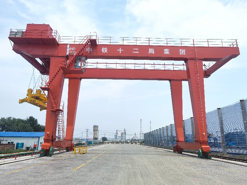250-Ton Double-Beam Rubber-Tired Gantry Crane with 45m Span for Industrial