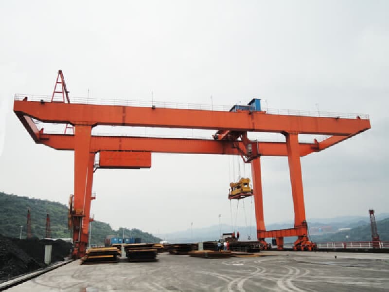 40 Ton Rail Mounted Container Gantry Crane 30m Main Hook Lift