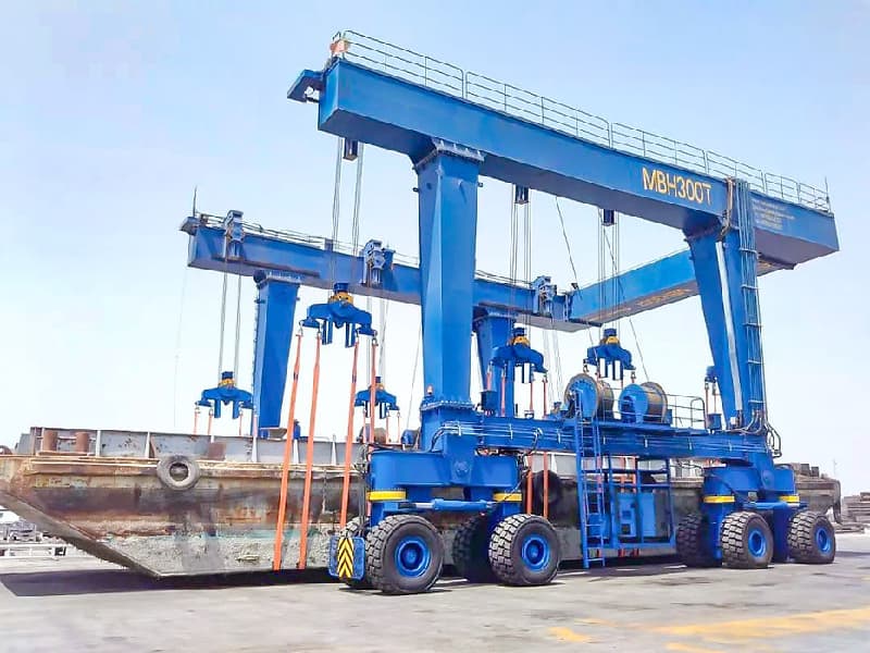 30 Ton Fast-Handling Boat Crane, 12m Lift & 16m Span