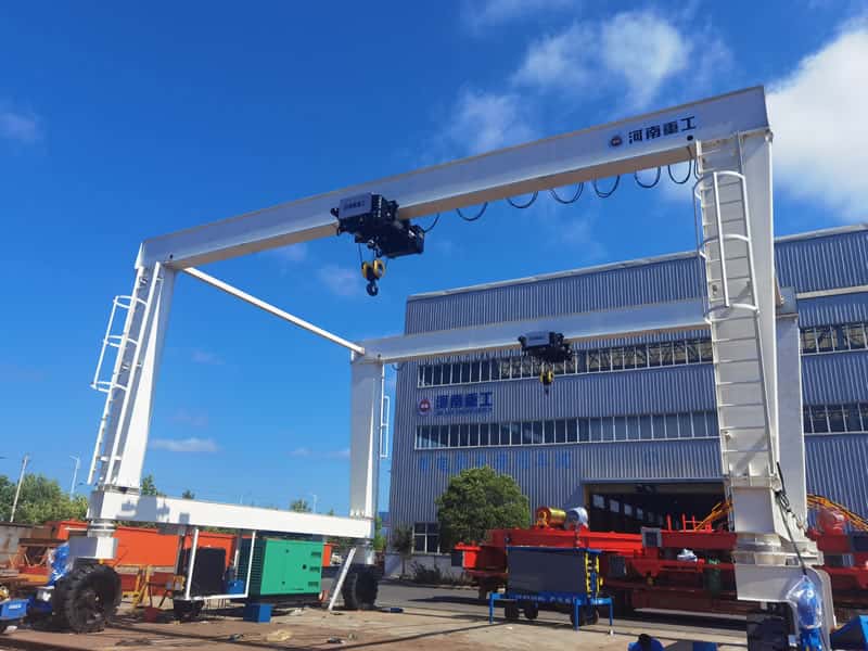 80t Rubber Tired Gantry Crane 35m Span 18m Lift Cabinet Control