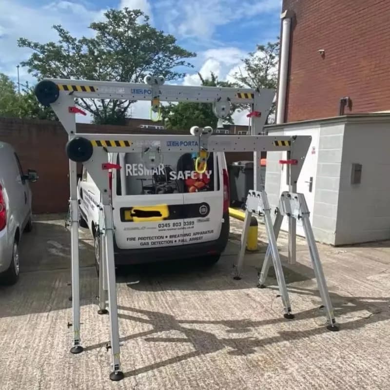 0.5T Foldable Gantry Crane Aluminum Portable with Wheels for Workshop