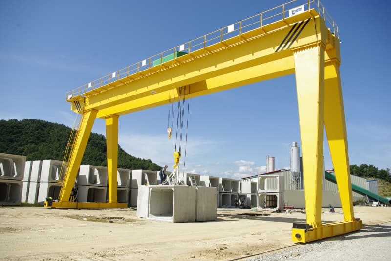 5t MG Double Girder Gantry Crane 18m Lift 35m Span for Canada