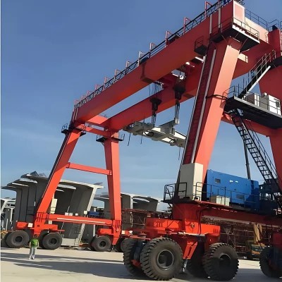 70t Rubber-Tired Container Gantry Crane 18.5m Lift 26m Span Italy
