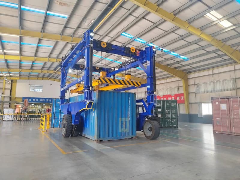 35t Straddle Carrier 10m Lift Container Stacking Port Terminal USA
