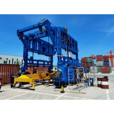 35t Straddle Carrier 26m Span 10m Lift for Port Container Transport France