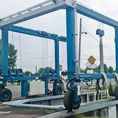 10t Marine Travel Lift 4.9m Span 5.1m Lift for Marina Vietnam
